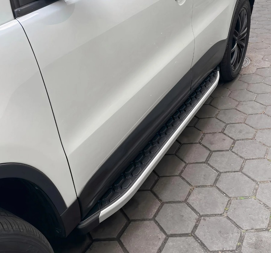 Treeplanken voor Dodge Nitro 07-12 aluminium zwart zilver