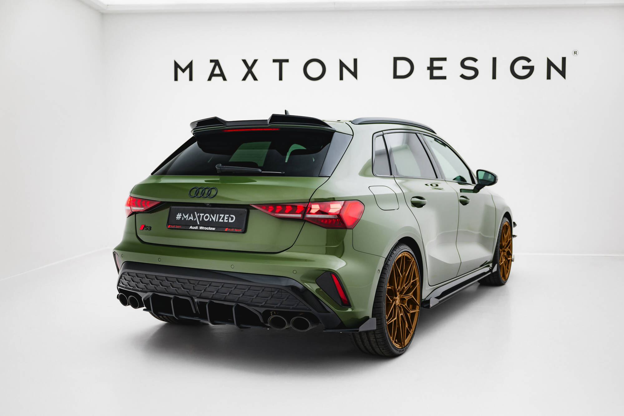 Street Pro Achter Zij Flaps Audi S3 / A3 S-line 8Y Facelift Maxton Glanzend zwart
