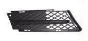 voorbumpergrille, met zwarte sierlijst, links BMW 3 serie E90/E9