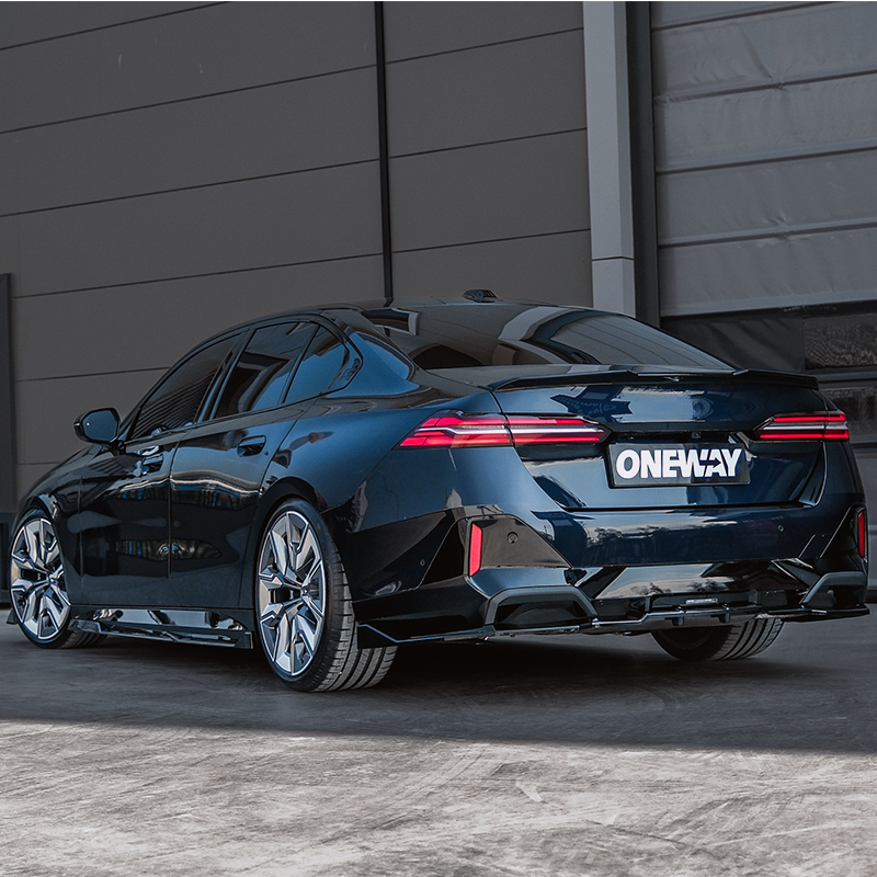 Oneway Kompletter Umbausatz passend für BMW 5er G60 Limousine M-Pack 2023- inkl. i5 - Schwarz glänzend