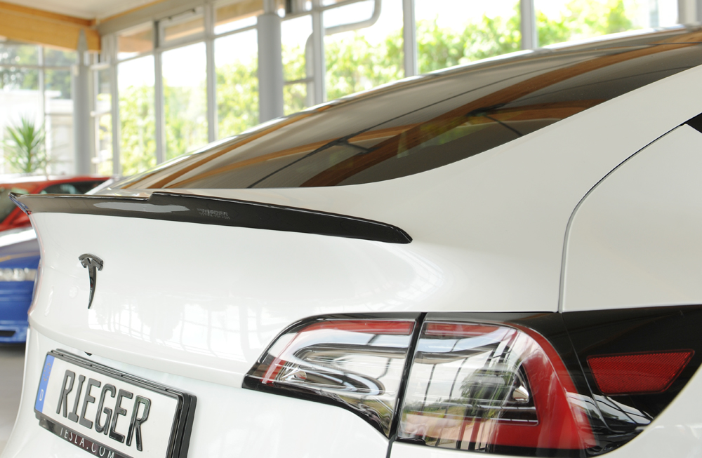 Spoiler Tesla Model Y Rieger Glans Zwart