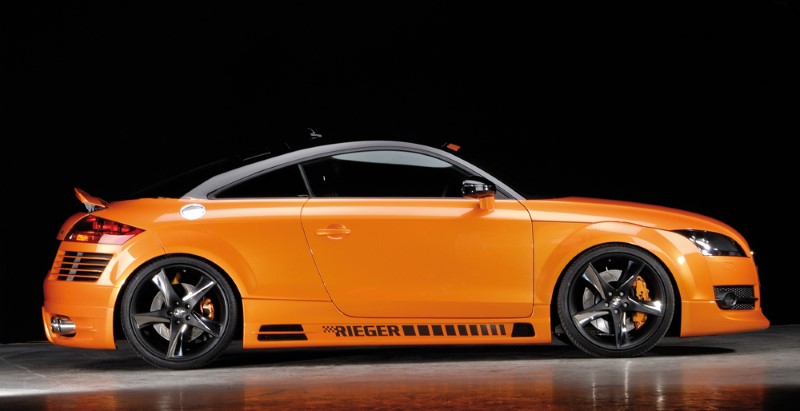 Sideskirts Audi TT 8J 96.06- with 2 schacht and 2 uitsnedes Rieg