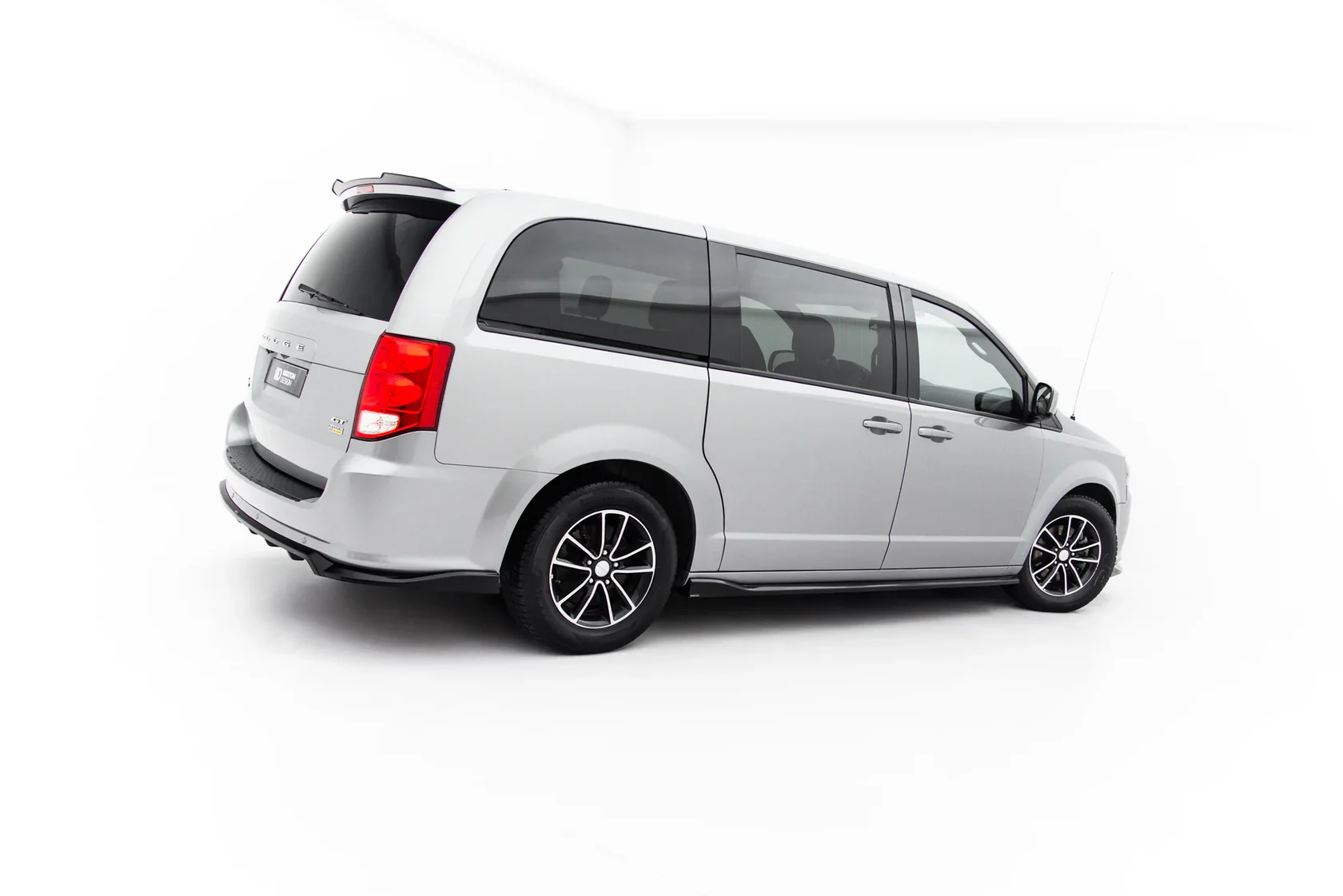 Zijskirt Dodge Grand Caravan Mk5 Facelift