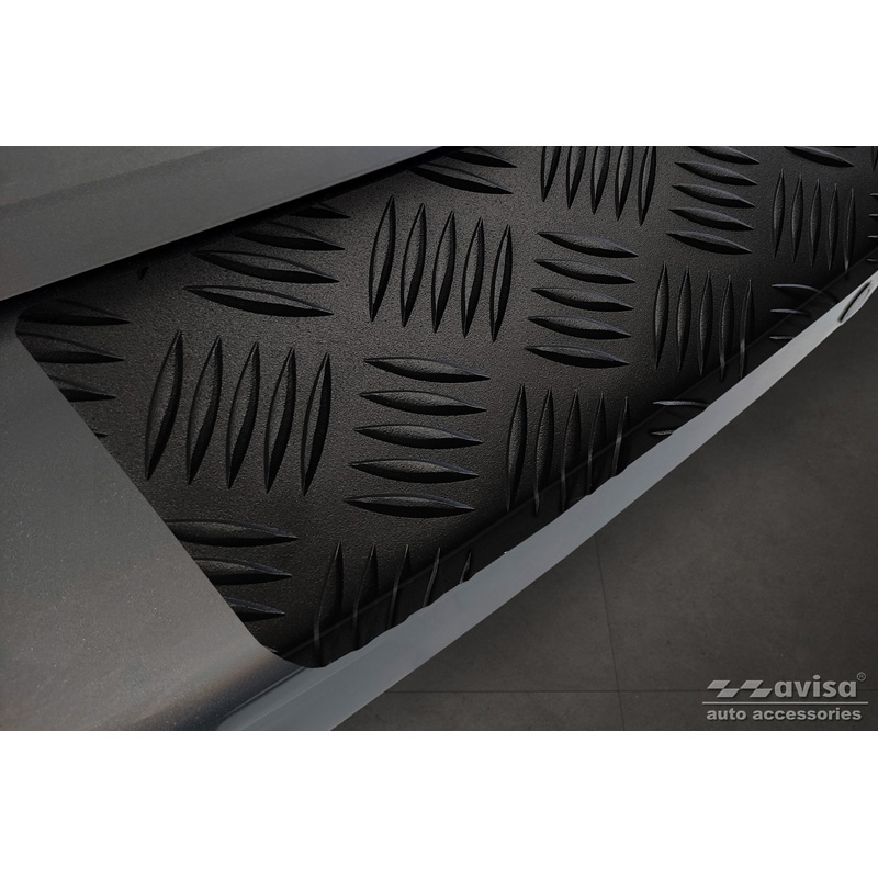 Matt Black Aluminum Rear bumper protector  Citroën Space Tourer & Jumpy 2016- / Peugeot Traveller & Expert 2016- / Toyota Proace Verso 2016- / Opel Vivaro & Zafira Life 2019- (models with painted bumper top) 'Riffled Plate'