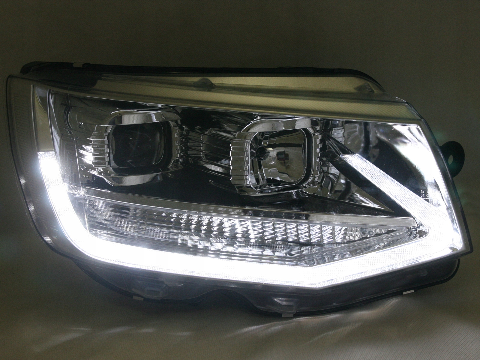 Headlights VW T6 Multivan/Transporter Tube DRL