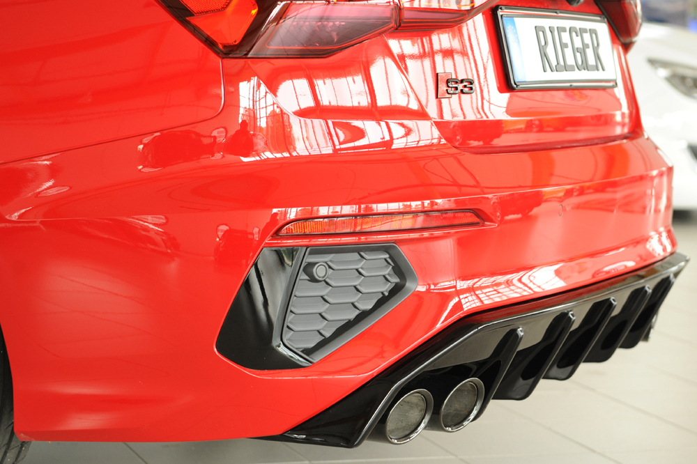 Achteraanzet Audi A3 S-Line / S3 8Y Sportback Glanzend zwart