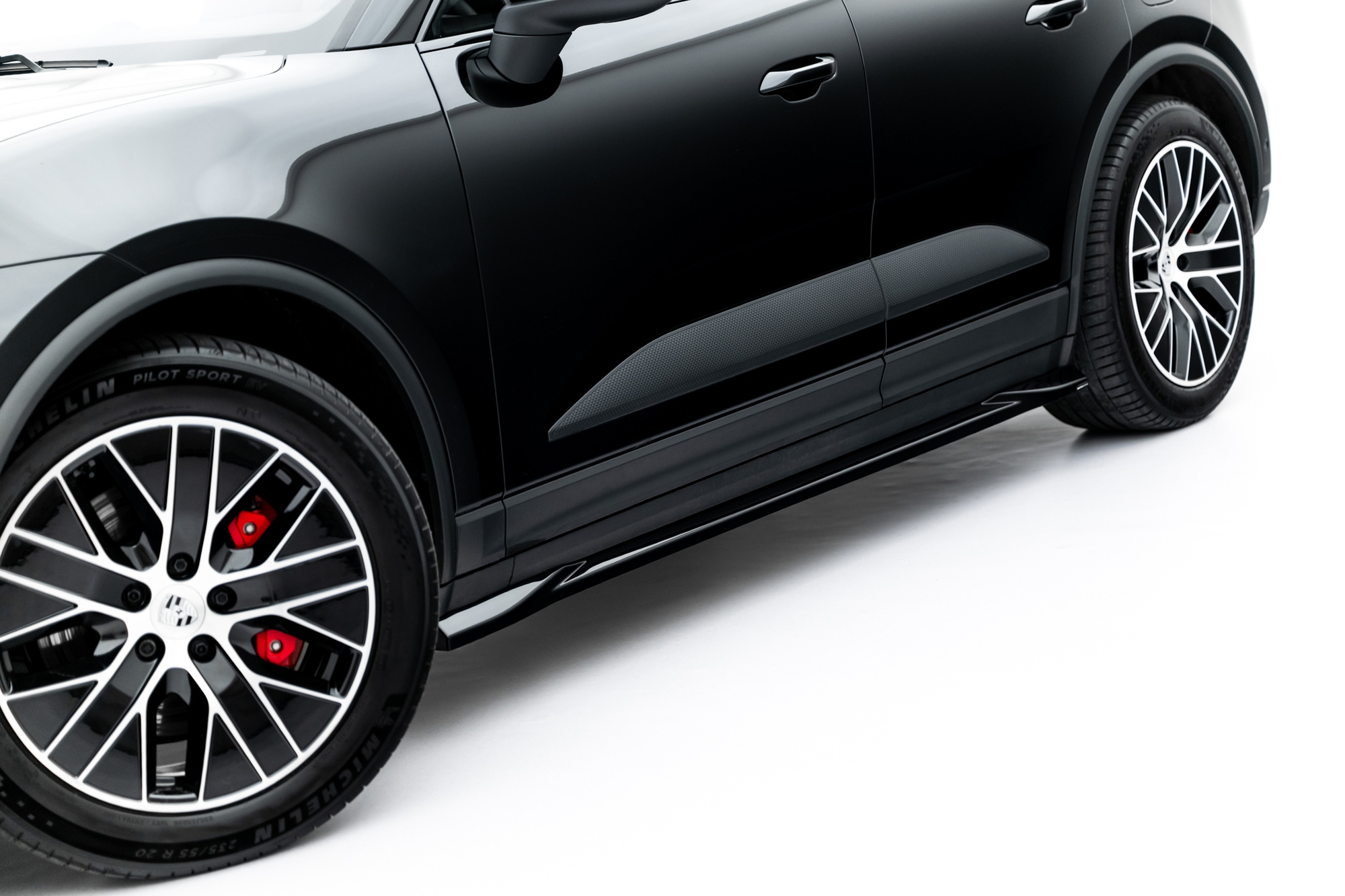 Zijskirt Porsche Macan EV Mk1