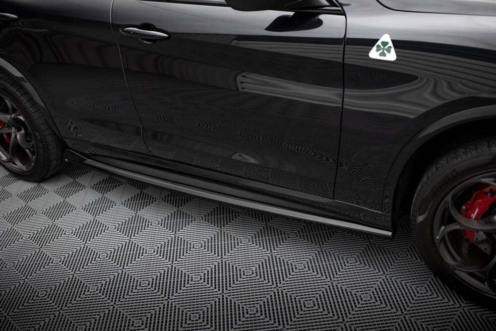 Zijskirts Alfa Romeo Stelvio Quadrifoglio Maxton Glans Zwart