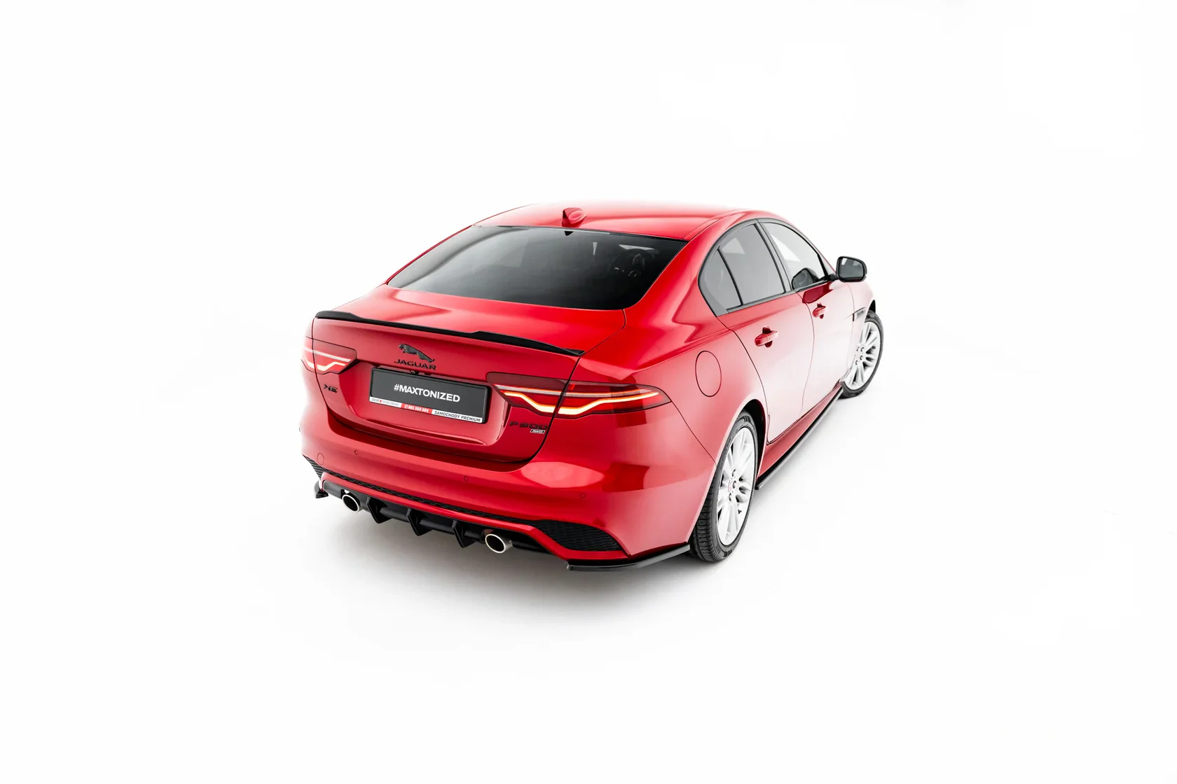 Bodykit Jaguar XE R-Dynamic X760 FL Maxton Glans Zwart
