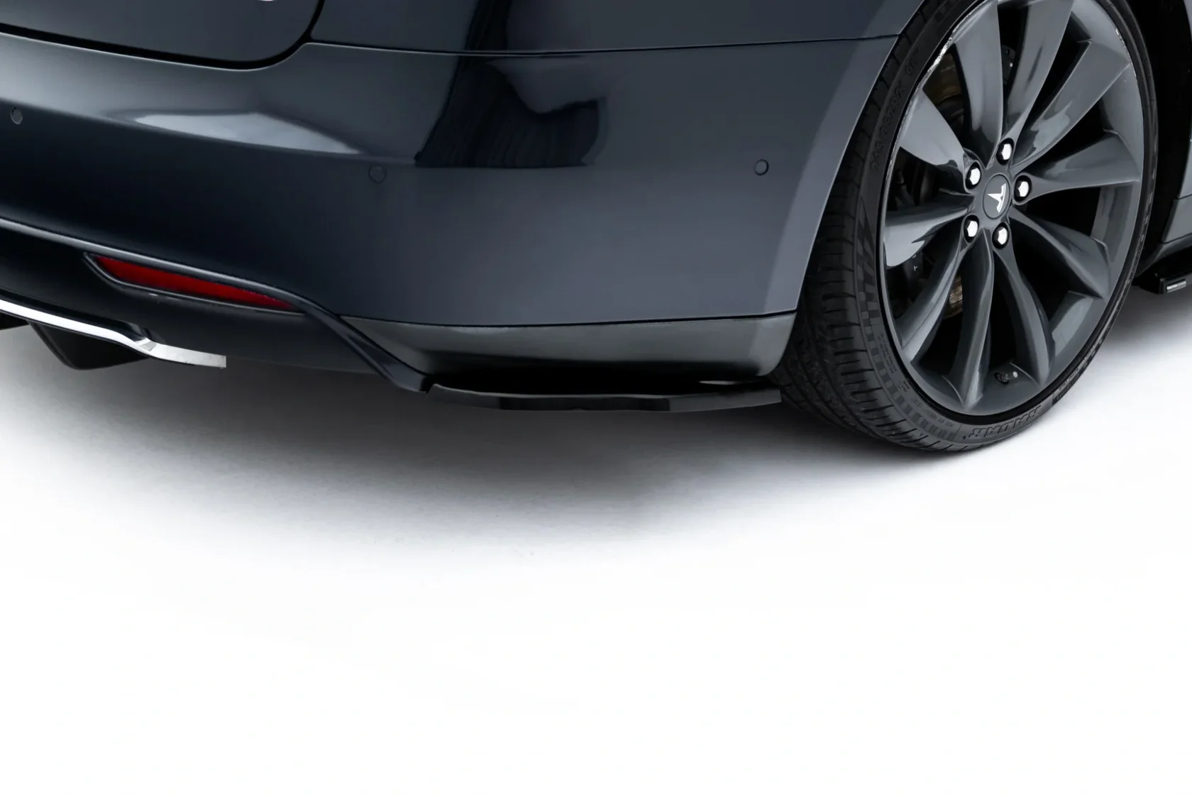 Zij Diffuser V.2 Tesla Model S Mk1 Maxton Glans Zwart