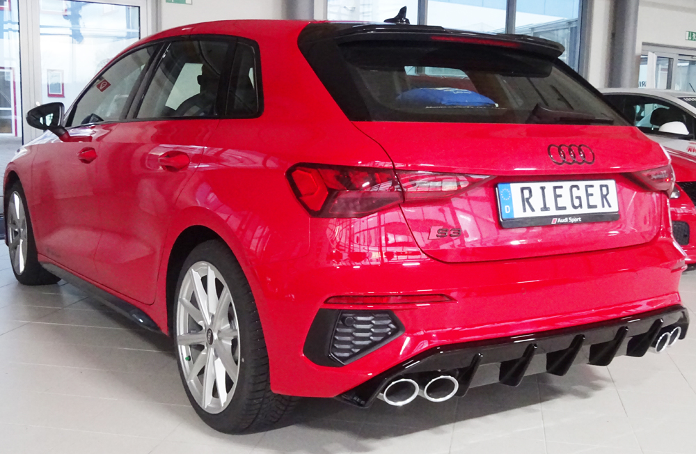 Achteraanzet Audi A3 S-Line / S3 8Y Sportback Glanzend zwart