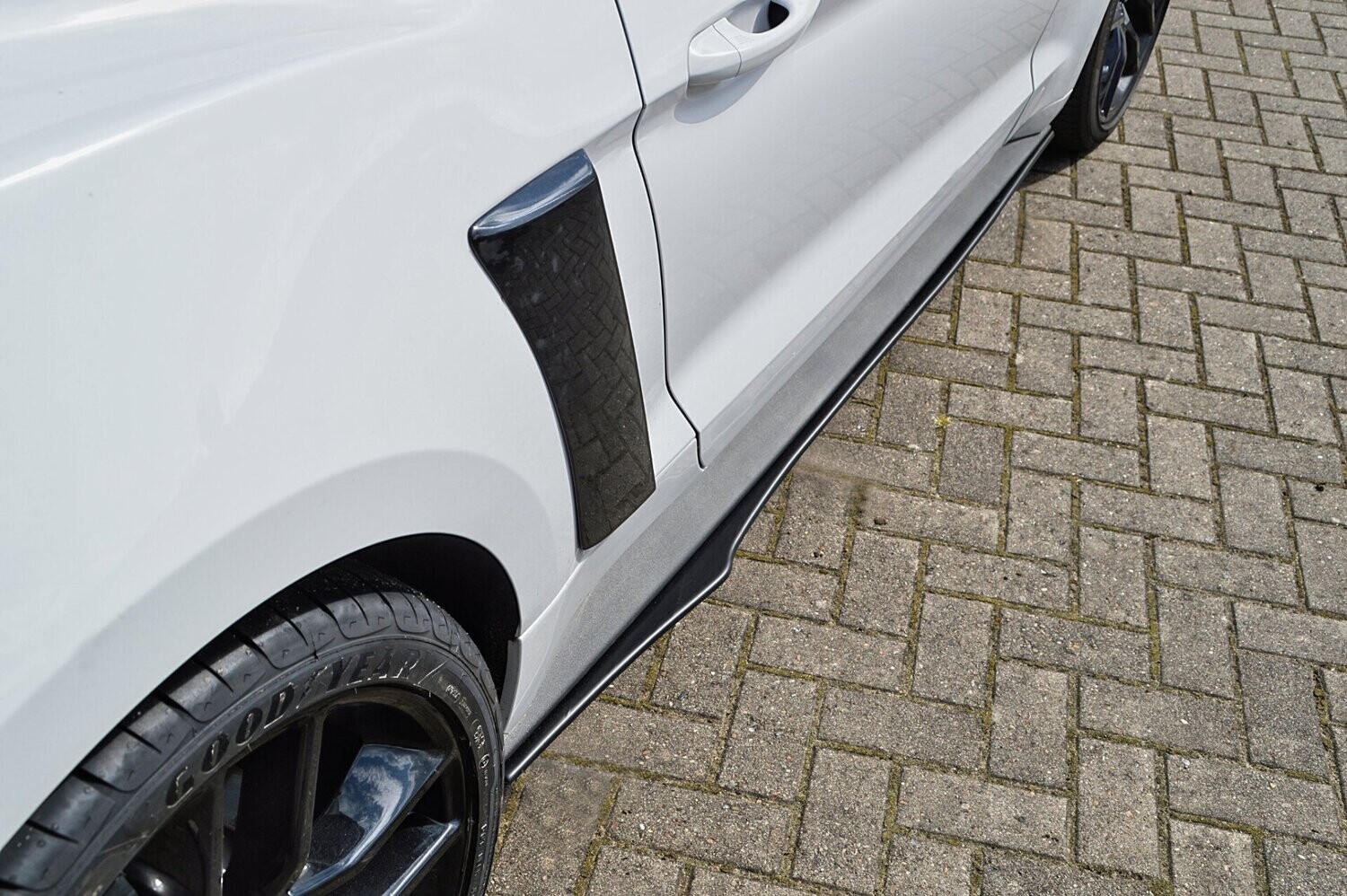 Zijskirts Ford Mustang GT 2014-