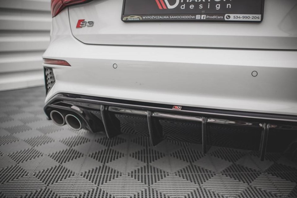 Achteraanzet Audi S3 8Y Glanzend zwart
