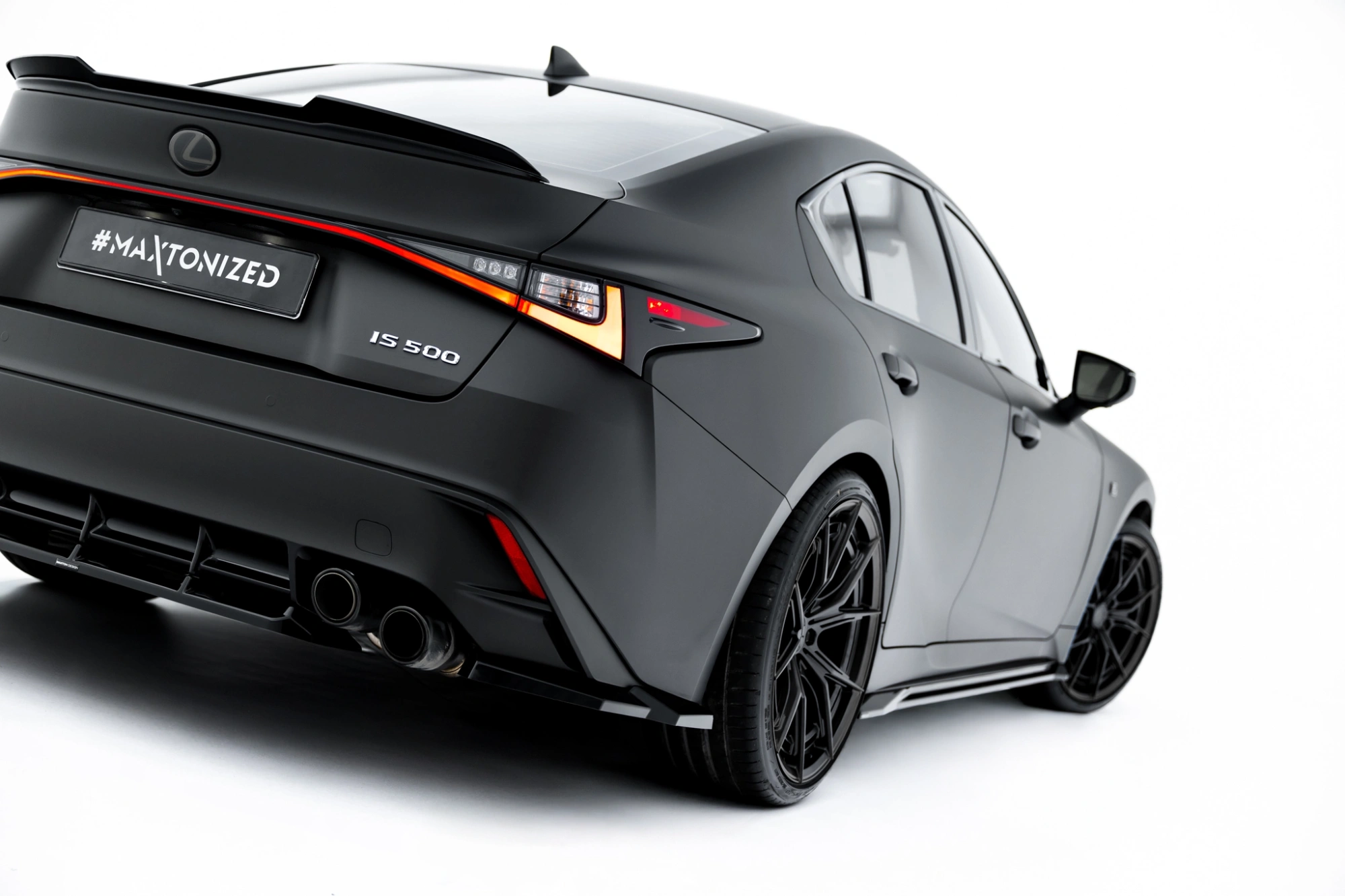 Bodykit Lexus IS 500 Mk3 Facelift 2 (XE30) Maxton Glans Zwart