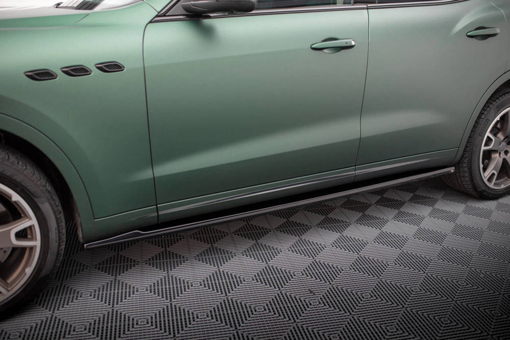 Zijskirts Maserati Levante Maxton Glans Zwart