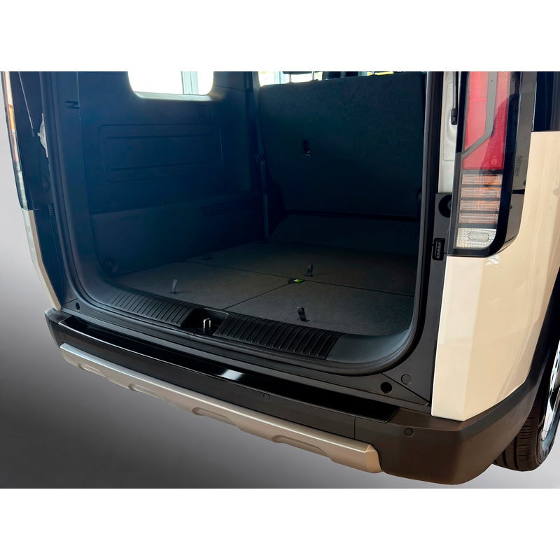 RGM ABS Rear bumper protector  Kia PV5 2025- with rear hatch - Gloss Black
