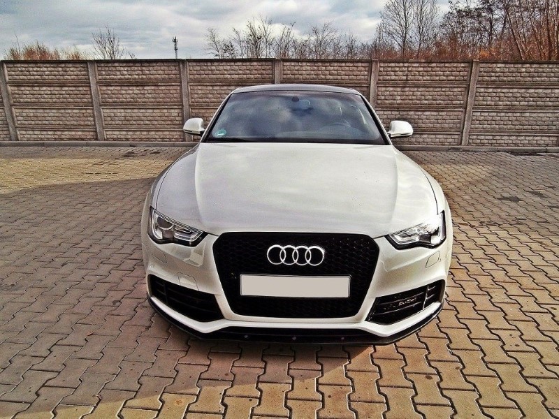 Voorspoiler Audi RS5 8T /  8T FL Glanzend Zwart