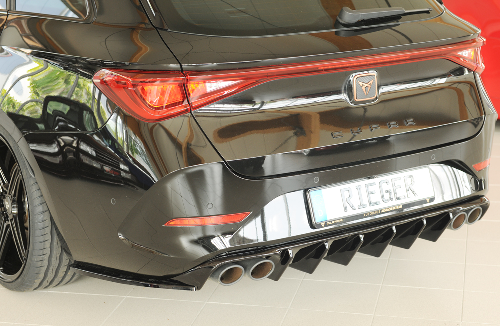 Achterdiffuser voor Cupra León (KL) met trekhaak (09.20-06.24) glans zwart