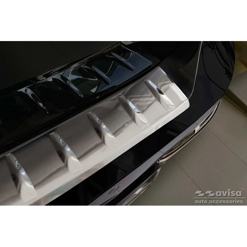 Stainless Steel Rear bumper protector  BMW 7-Series (G70) 2023- with M-Pakage 'Ribs'