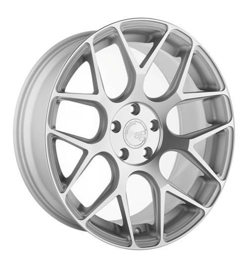 AVANT GARDE M590 8,5/9,5X19 inch 5X112 ET45 Silver Breedset