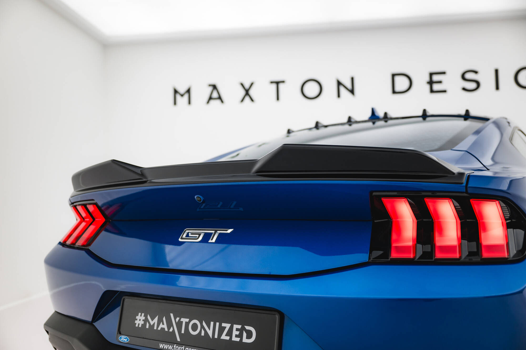 Spoiler Cap 3D Ford Mustang GT MK7 Maxton Glanzend zwart