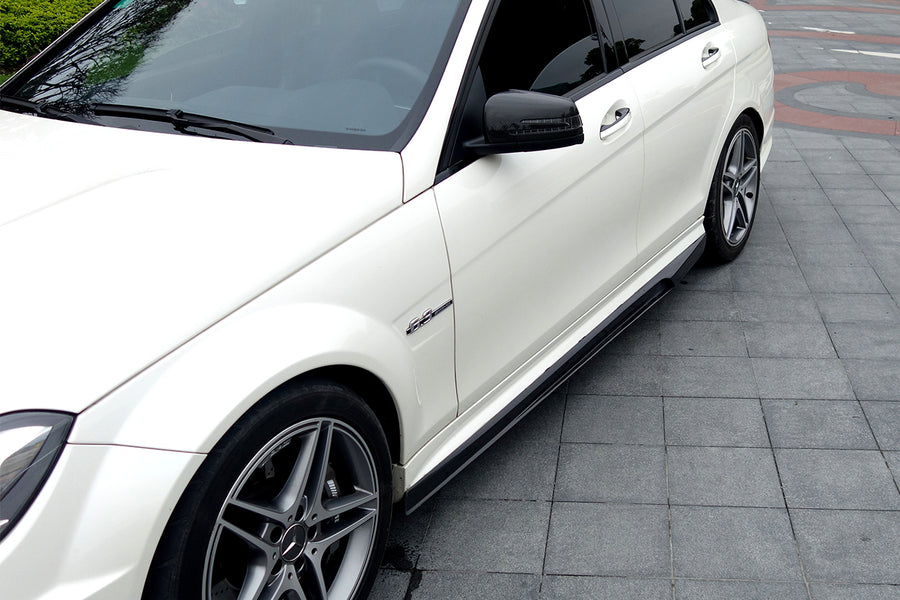 Mercedes Benz W204 C63 AMG Sedan VS Style Carbon Fiber Zijskirts 2008-2014