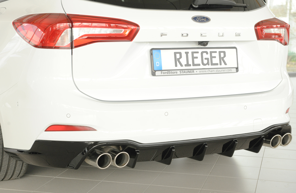 Diffuser Ford Focus Station Glans zwart voor trekhaak