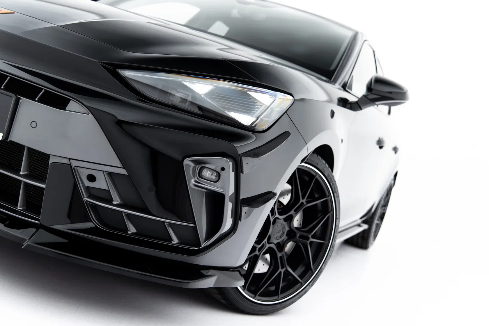 Voordiffuser Cupra Leon Hatchback Mk1 Facelift V.2 Glans Zwart