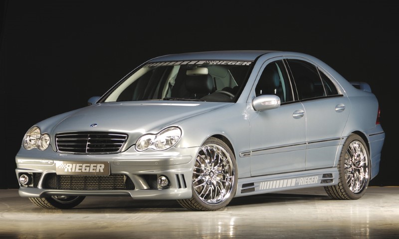 Zijskirts Mercedes W203 met 2 schacht en 2 uitsnedes Rieger