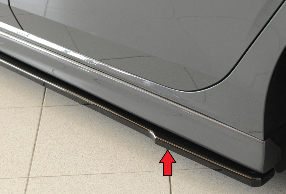 Zijskirts Volkswagen Golf 8 Rieger glans zwart