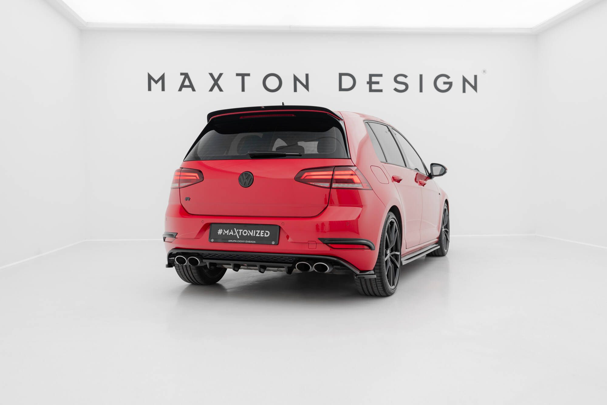 Bodykit V.2 Volkswagen Golf R Hatchback MK7 Facelift Maxton Glanzend zwart