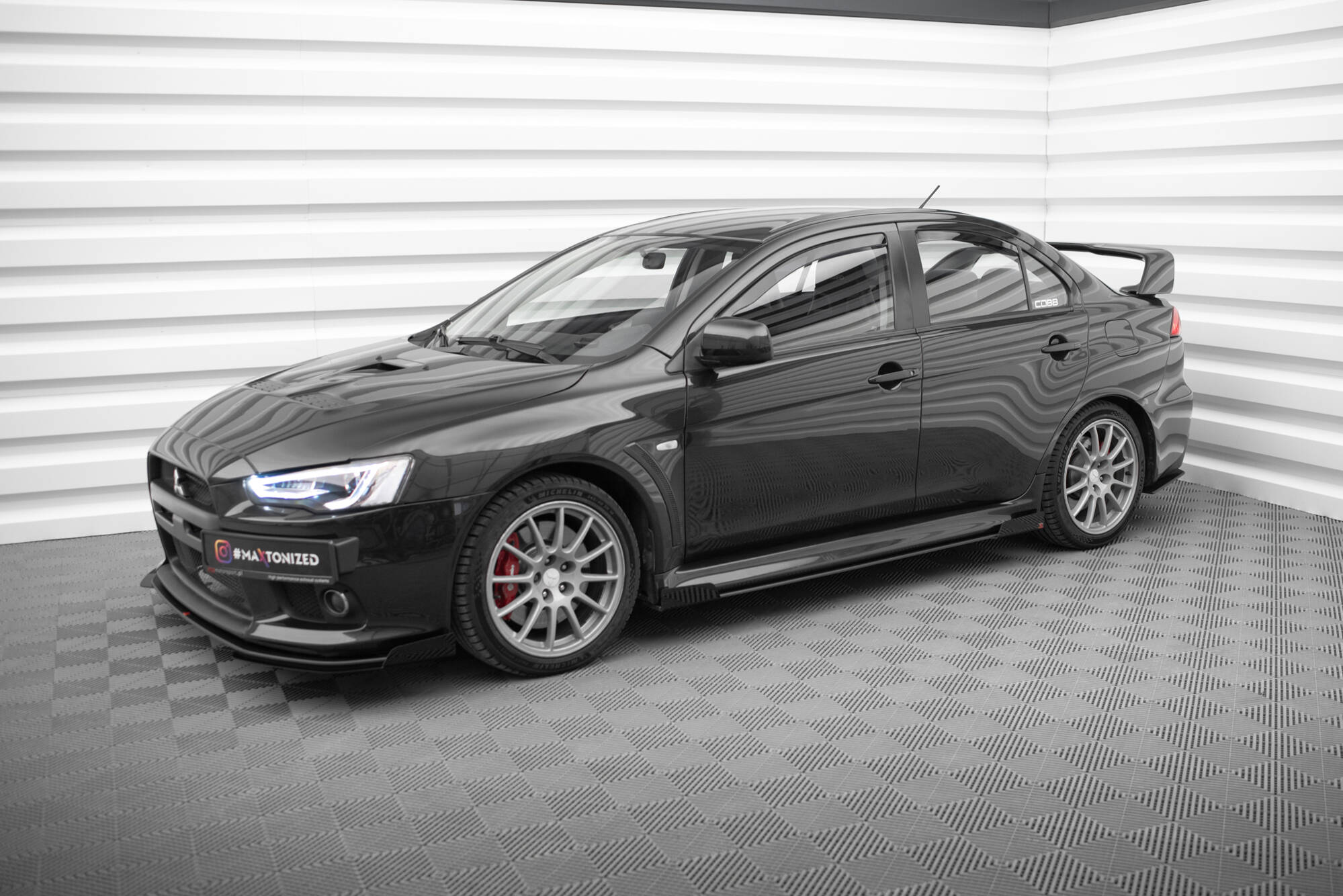 Street Pro Zij Flaps Mitsubishi Lancer EVO X Maxton Glanzend zwart